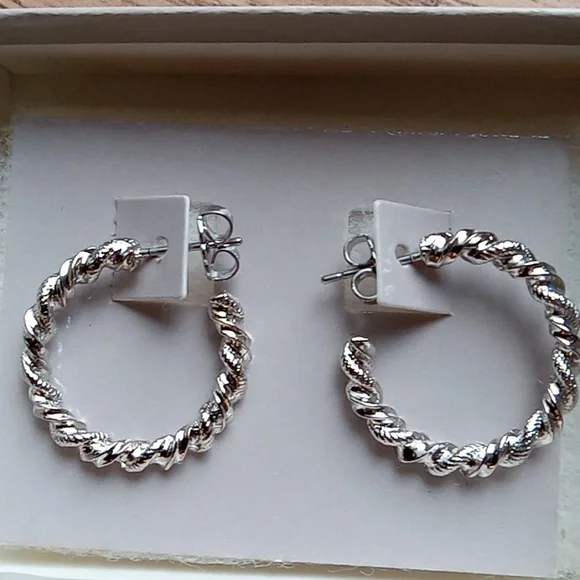 1986 vintage Sterling silver hoops n.i.b. - Picture 1 of 6